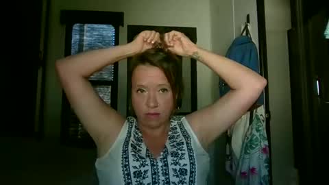 Snapshot of jussnobodybutme chatting on 04/01/26, 01:34 CamperGirl online show from 04/01/26, 01:34