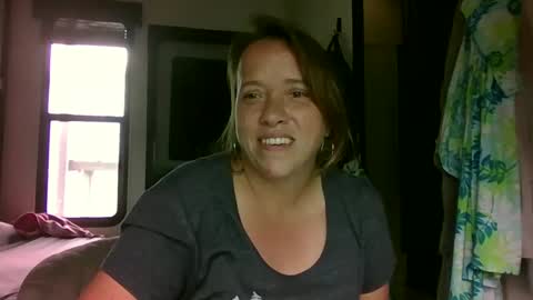 Snapshot of jussnobodybutme chatting on 04/02/26, 05:10 CamperGirl online show from 04/02/26, 05:10