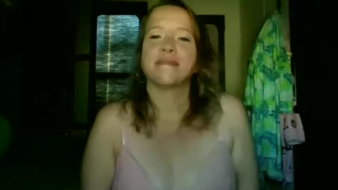 Snapshot of jussnobodybutme chatting on 04/06/26, 11:55 CamperGirl online show from 04/06/26, 11:55