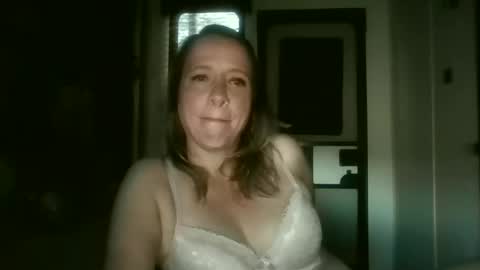 Snapshot of jussnobodybutme chatting on 04/13/26, 11:59 CamperGirl online show from 04/13/26, 11:59