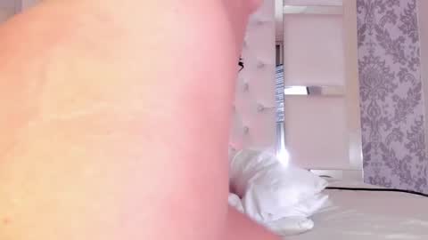 EMI  independent model  online show from 01/20/25, 01:39