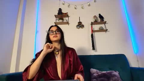  Isa y Luci  online show from 11/09/25, 02:32
