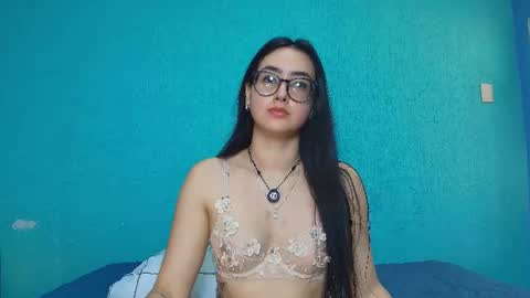Snapshot of just_isa chatting on 06/20/26, 02:53 Isa y Luci online show from 06/20/26, 02:53