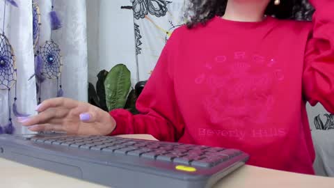 Sofia online show from 02/06/25, 12:43