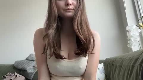 Snapshot of justababydoll chatting on 06/18/26, 08:35 Stella online show from 06/18/26, 08:35