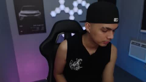 Snapshot of justagamerxxx chatting on 09/24/25, 03:04 Rhys online show from 09/24/25, 03:04