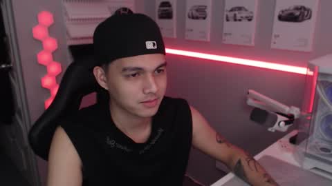 Snapshot of justagamerxxx chatting on 12/16/25, 11:21 Rhys online show from 12/16/25, 11:21