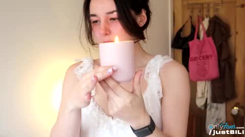 Snapshot of justbecauseiloveit chatting on 02/21/25, 03:43 Billie B William online show from 02/21/25, 03:43