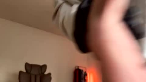 Billie  B  William online show from 04/17/26, 08:50