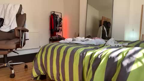 Billie  B  William online show from 04/24/26, 09:01