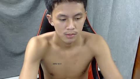 Snapshot of justcallme_james chatting on 06/07/26, 04:05 James online show from 06/07/26, 04:05