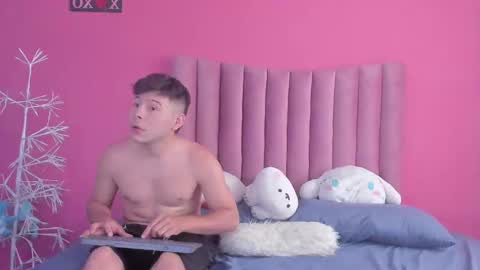 Snapshot of justin_jazmin chatting on 12/17/24, 09:27 JUSTIN Y JAZMIN online show from 12/17/24, 09:27