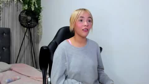 Snapshot of justin_jazmin chatting on 02/18/25, 03:10 JUSTIN Y JAZMIN online show from 02/18/25, 03:10