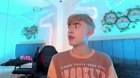 Justin online show from 09/12/25, 11:32