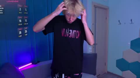 justTEEN online show from 04/20/26, 10:18