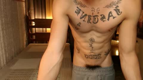 justine_hunk online show from 03/10/25, 04:07