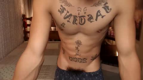 justine_hunk online show from 10/28/25, 05:04