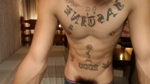 justine_hunk online show from 11/12/25, 05:08