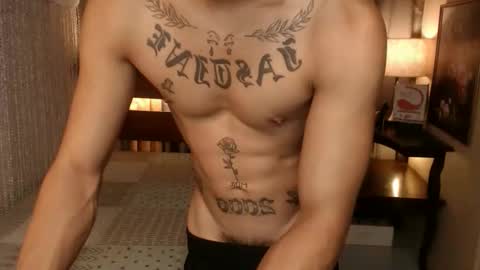 justine_hunk online show from 12/18/25, 03:34