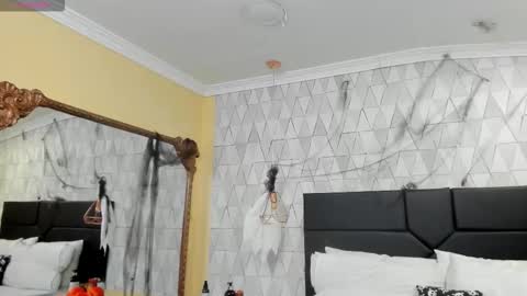 Justine online show from 11/03/25, 03:52