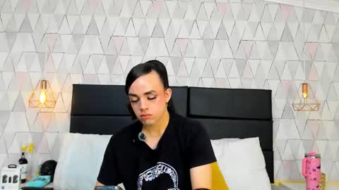 Justine online show from 12/01/25, 03:33