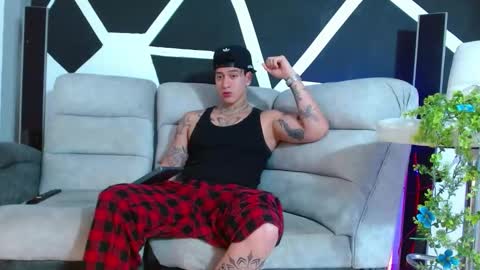 justinfuller_31 online show from 11/13/25, 09:47