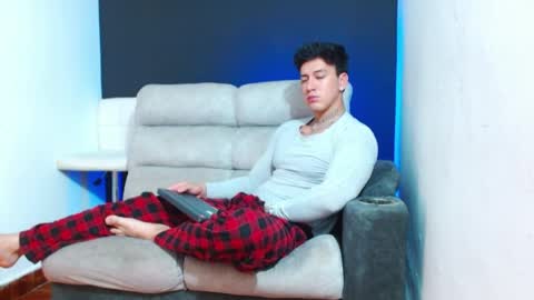 justinfuller_31 online show from 04/12/26, 01:10