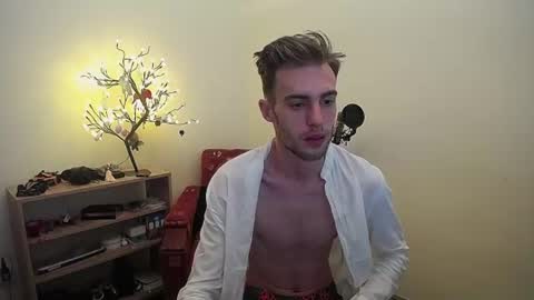 Snapshot of justinnordick chatting on 07/05/26, 06:20 Hologram Guy online show from 07/05/26, 06:20
