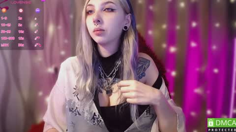 Snapshot of justmeowgirl chatting on 02/05/25, 06:13 justmeowgirl online show from 02/05/25, 06:13