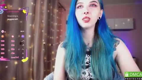 Snapshot of justmeowgirl chatting on 10/11/25, 04:01 justmeowgirl online show from 10/11/25, 04:01