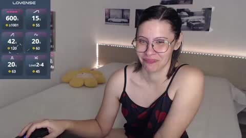 Snapshot of justmexy7 chatting on 12/02/24, 05:04 Julie online show from 12/02/24, 05:04