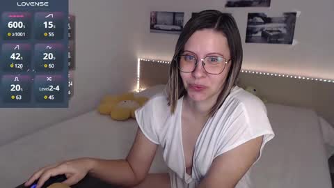 Snapshot of justmexy7 chatting on 12/04/24, 05:16 Julie online show from 12/04/24, 05:16