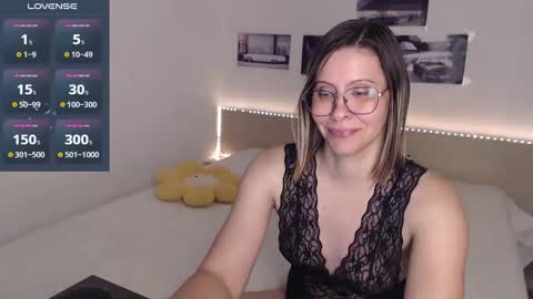 Snapshot of justmexy7 chatting on 12/05/24, 05:37 Julie online show from 12/05/24, 05:37