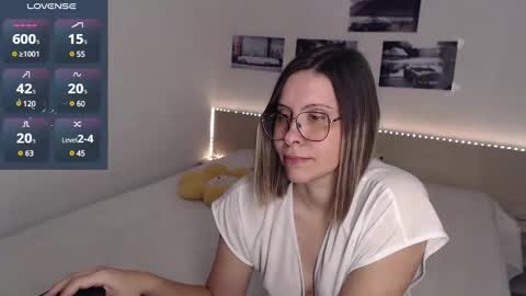 Snapshot of justmexy7 chatting on 12/18/24, 05:59 Julie online show from 12/18/24, 05:59