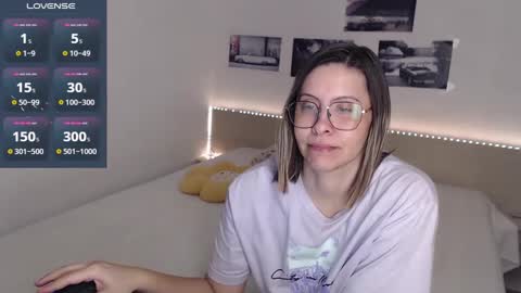 Snapshot of justmexy7 chatting on 12/20/24, 05:04 Julie online show from 12/20/24, 05:04