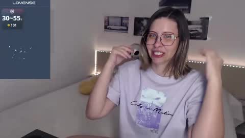 Snapshot of justmexy7 chatting on 12/31/24, 05:33 Julie online show from 12/31/24, 05:33