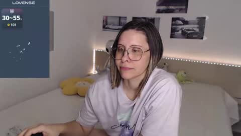 Snapshot of justmexy7 chatting on 12/31/24, 08:37 Julie online show from 12/31/24, 08:37