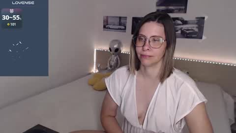 Snapshot of justmexy7 chatting on 01/05/25, 05:41 Julie online show from 01/05/25, 05:41