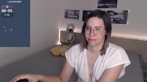 Snapshot of justmexy7 chatting on 01/12/25, 05:34 Julie online show from 01/12/25, 05:34