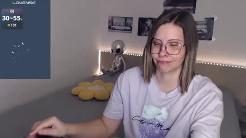 Snapshot of justmexy7 chatting on 01/13/25, 05:44 Julie online show from 01/13/25, 05:44