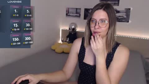 Snapshot of justmexy7 chatting on 02/02/25, 05:21 Julie online show from 02/02/25, 05:21