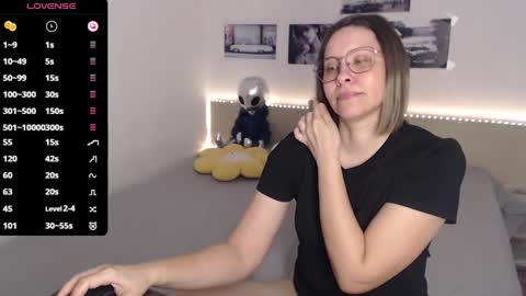 Snapshot of justmexy7 chatting on 02/21/25, 05:35 Julie online show from 02/21/25, 05:35