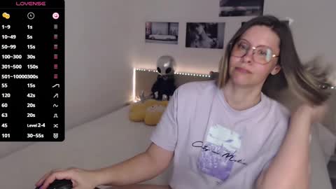 Snapshot of justmexy7 chatting on 03/08/25, 05:17 Julie online show from 03/08/25, 05:17