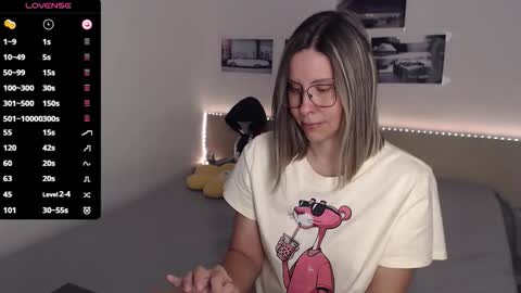 Snapshot of justmexy7 chatting on 09/19/25, 03:52 Julie online show from 09/19/25, 03:52