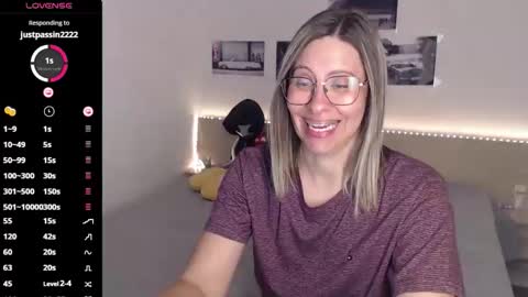 Snapshot of justmexy7 chatting on 09/26/25, 04:38 Julie online show from 09/26/25, 04:38