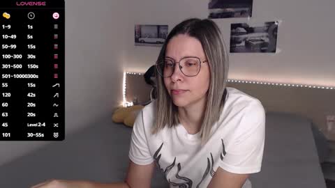 Snapshot of justmexy7 chatting on 10/06/25, 03:48 Julie online show from 10/06/25, 03:48