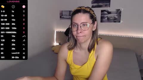 Snapshot of justmexy7 chatting on 10/08/25, 03:59 Julie online show from 10/08/25, 03:59