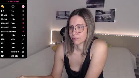 Snapshot of justmexy7 chatting on 10/15/25, 04:01 Julie online show from 10/15/25, 04:01