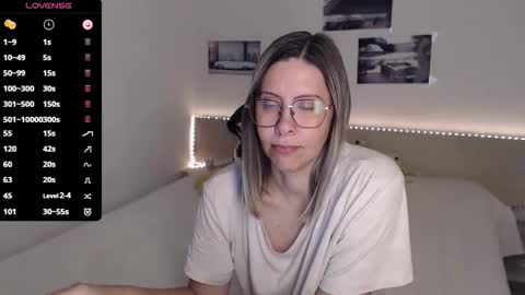 Snapshot of justmexy7 chatting on 10/16/25, 04:13 Julie online show from 10/16/25, 04:13