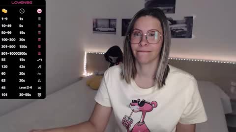 Snapshot of justmexy7 chatting on 10/26/25, 05:02 Julie online show from 10/26/25, 05:02